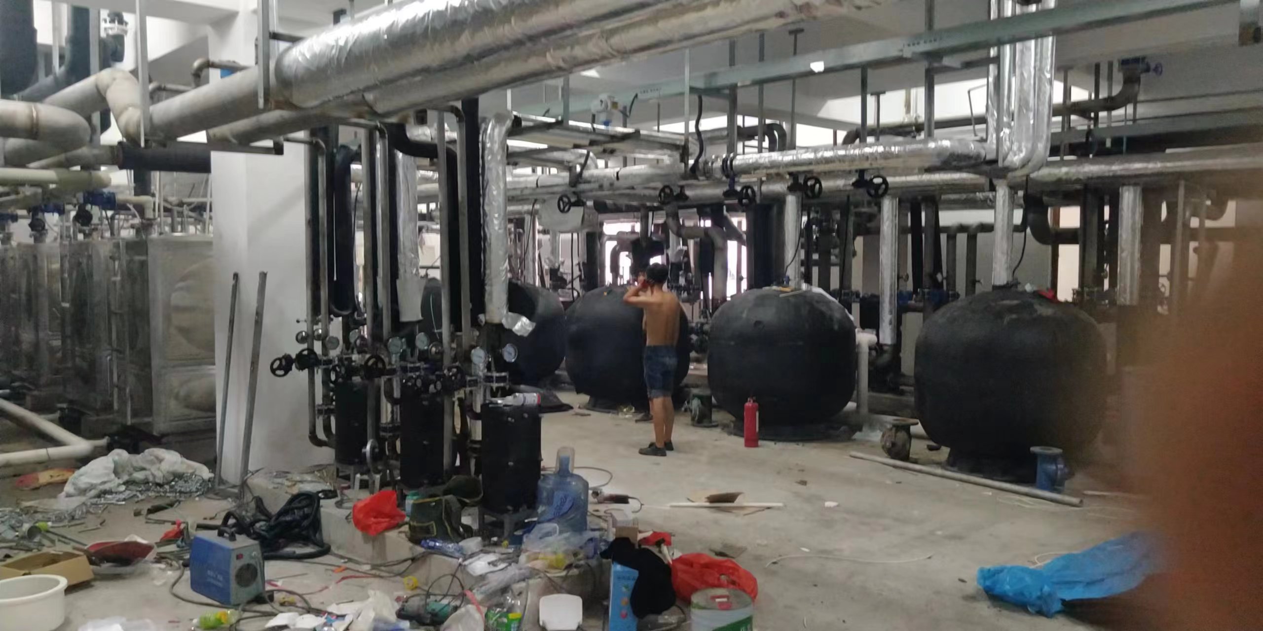 福清(qing)永鴻(hong)溫泉(quan)度假(jia)酒店(dian)