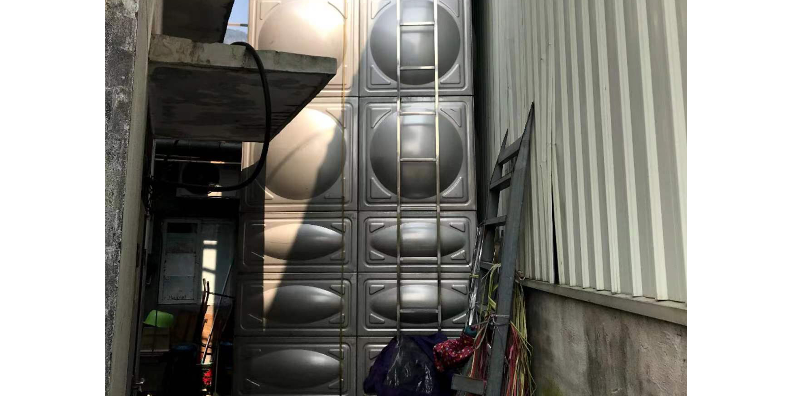 三三(san)建材(cai)市場(chang)